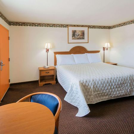 Travelodge By Wyndham Temple Extérieur photo