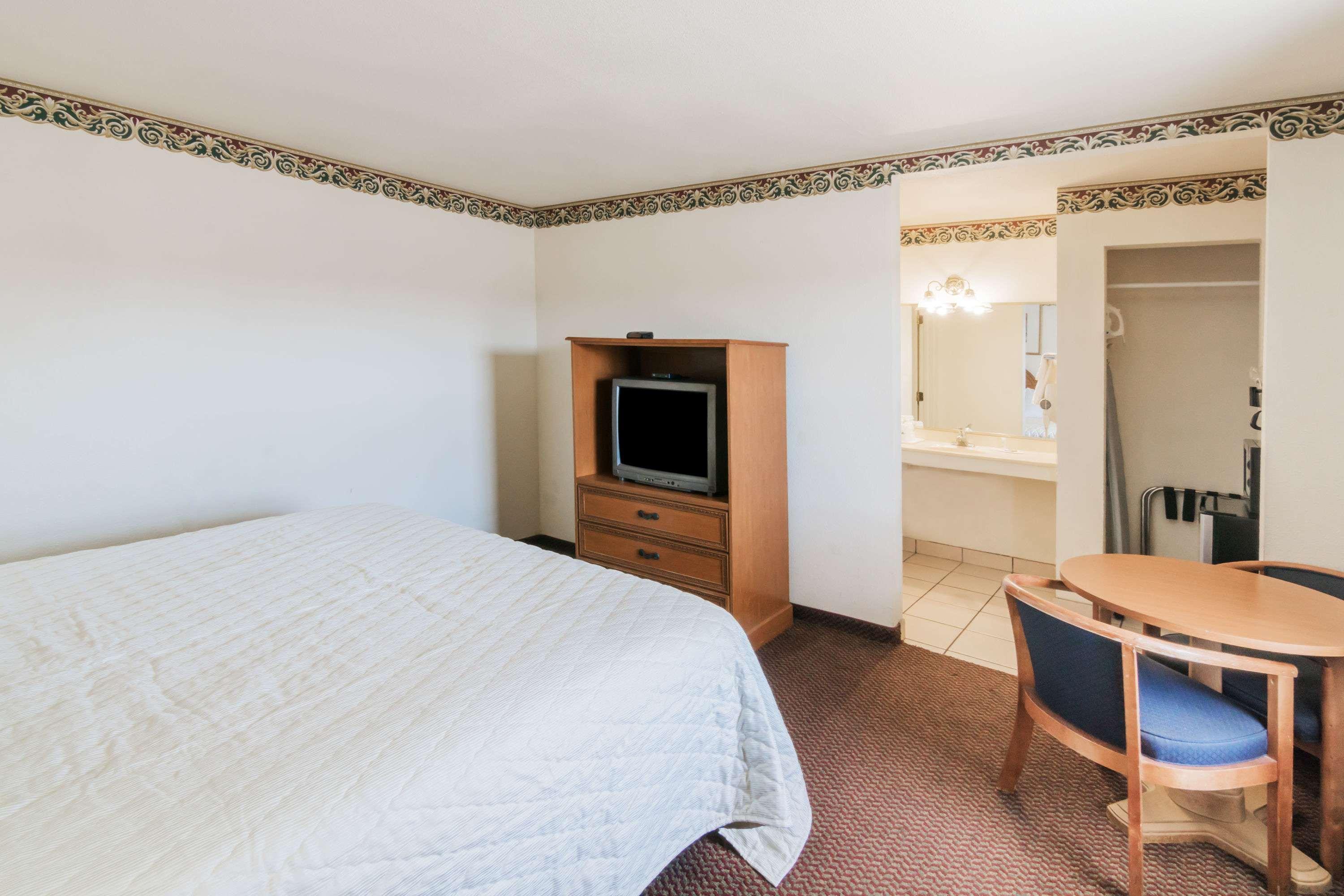 Travelodge By Wyndham Temple Extérieur photo