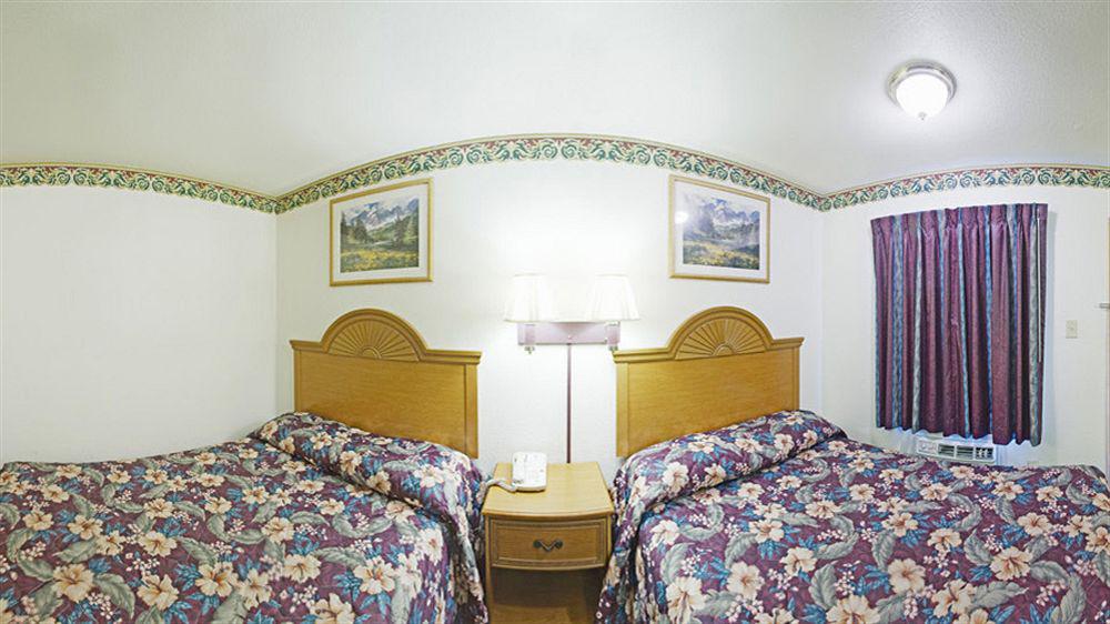 Travelodge By Wyndham Temple Extérieur photo